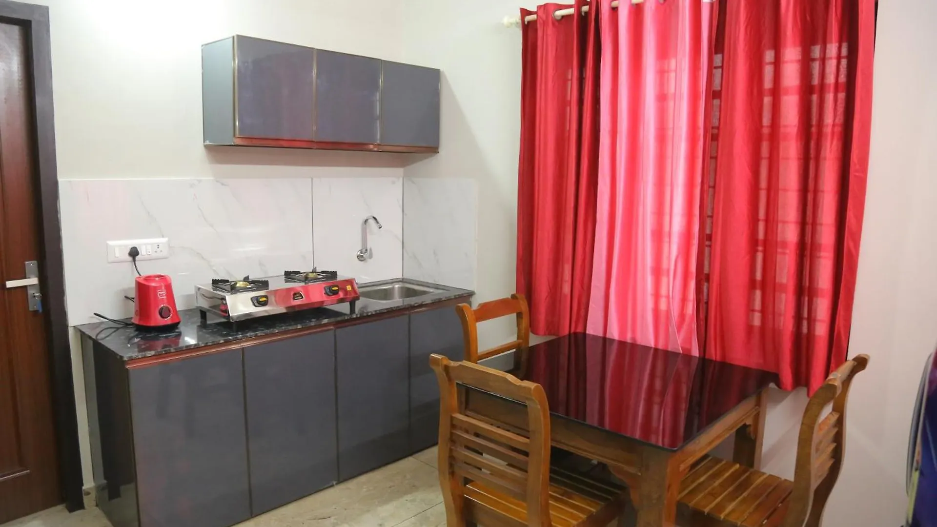Nr Heavenz Near Rajagiri Hospital Apartment Alwaye 0*,