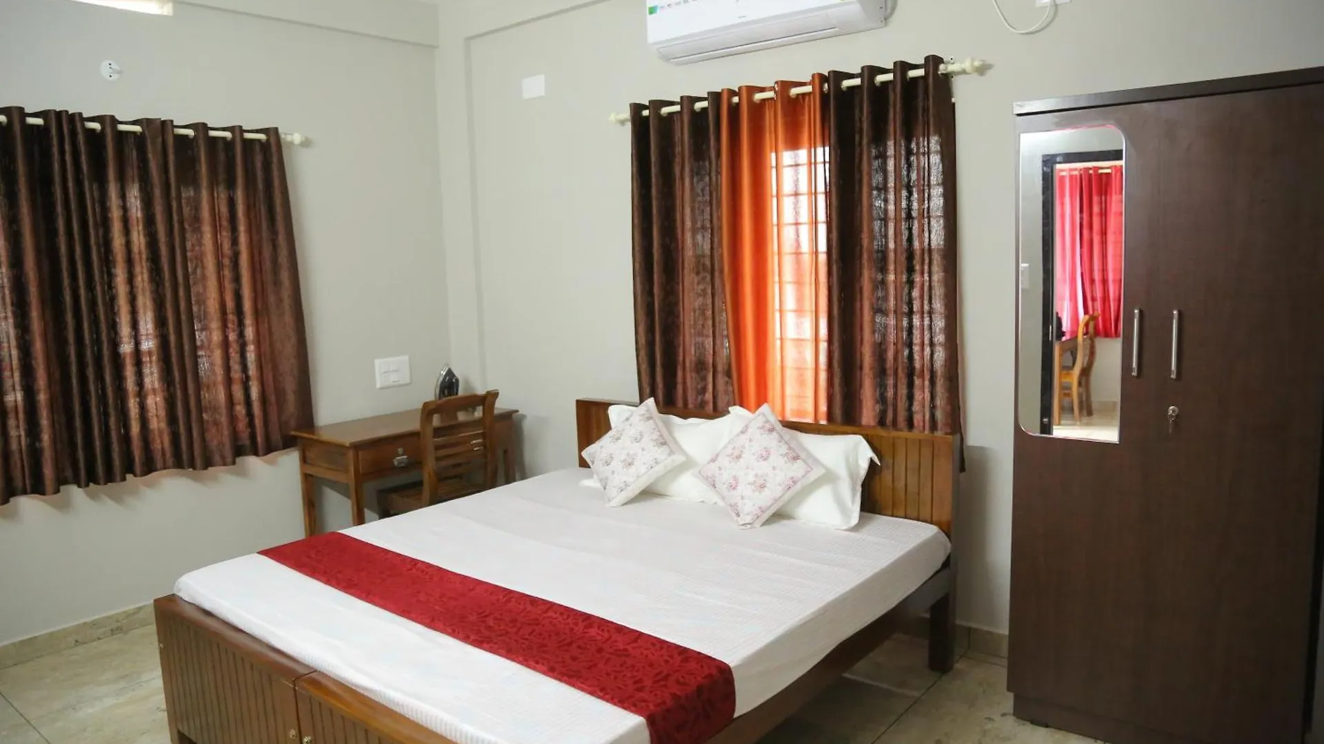Nr Heavenz Near Rajagiri Hospital Apartment Alwaye 0*,