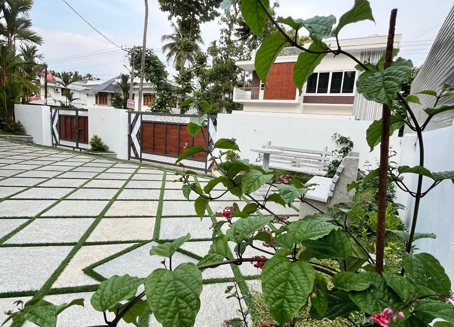 Nr Heavenz Near Rajagiri Hospital Apartment Alwaye India